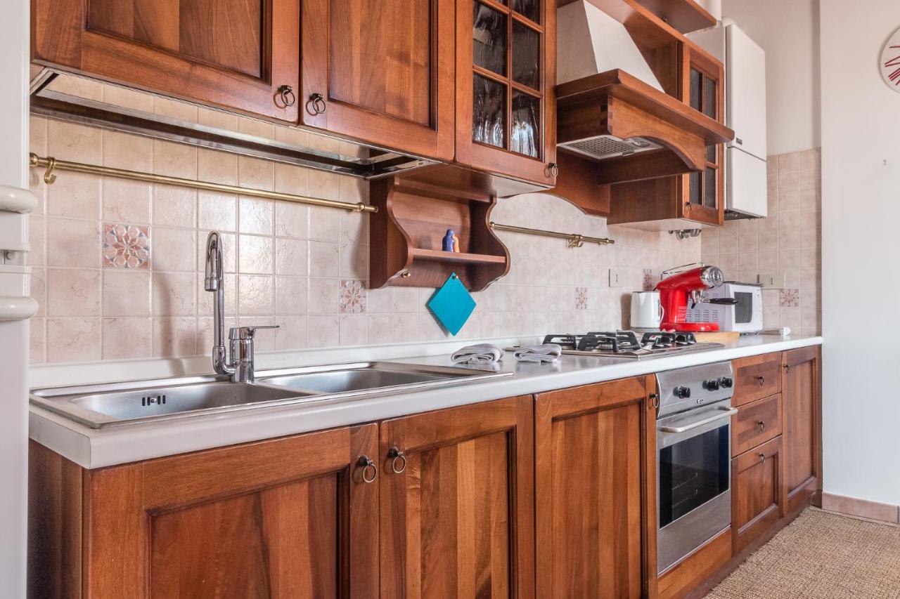 Colombina House Close To The Train Station Appartamento